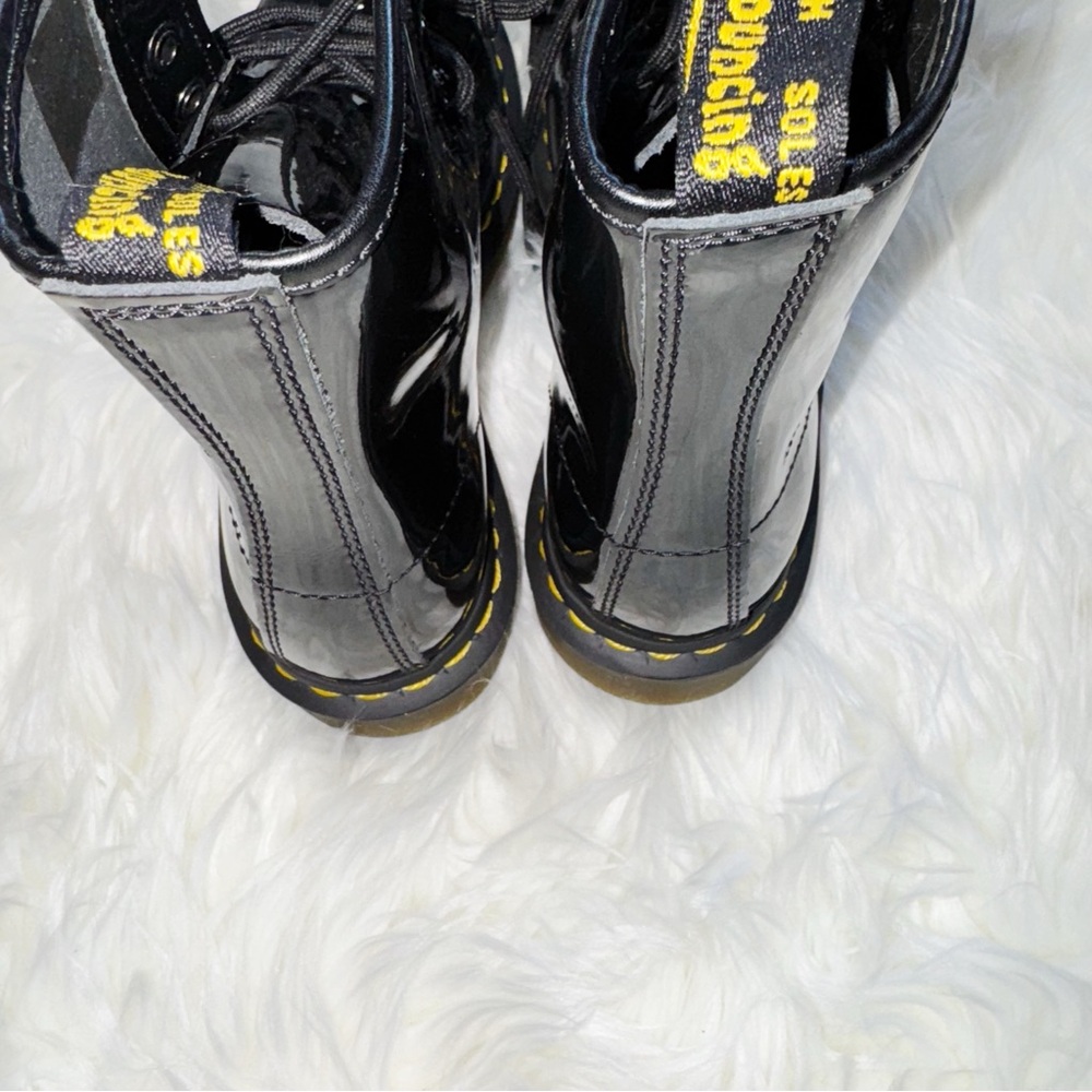 Dr. Martens Black Patent Leather Lace-Up Boots Size 7 - Picture 5 of 10